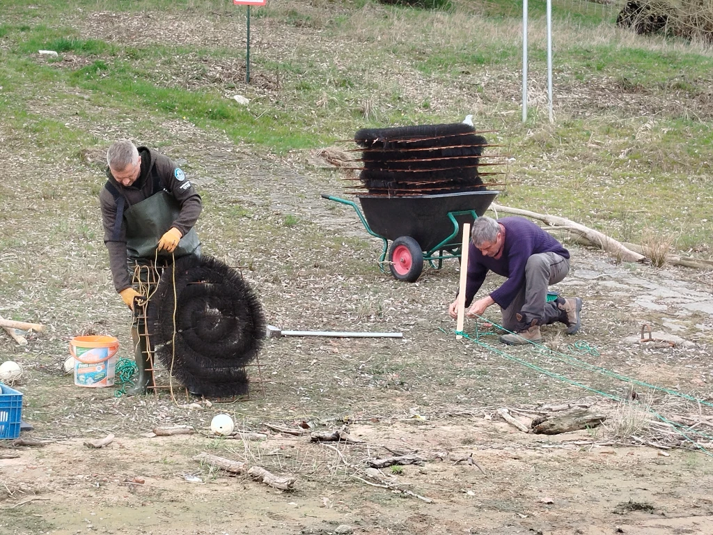 Samotná instalace hnízd a označení pomocí bójky